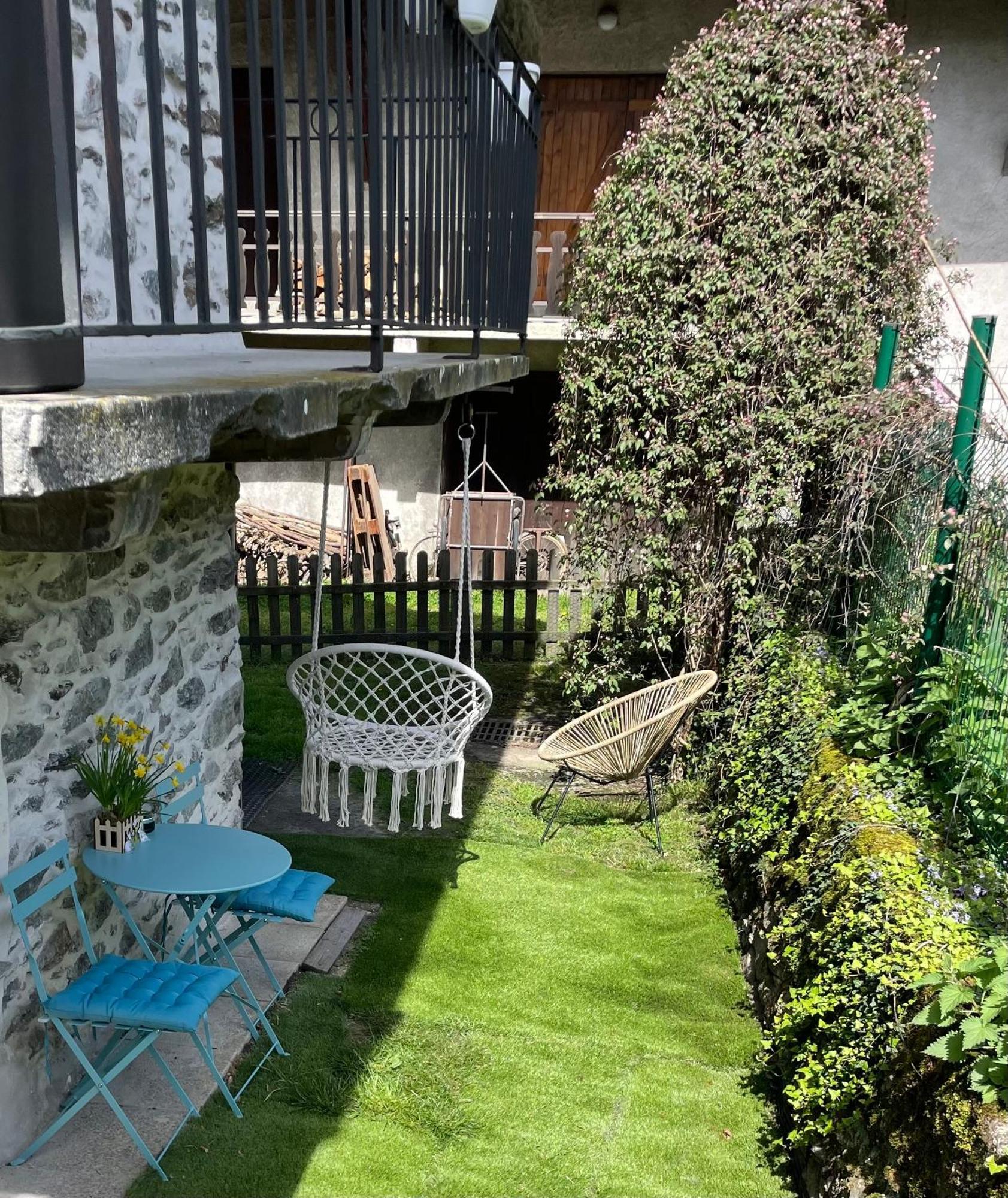 La Tour Charmant Tres Bien Situe Minimum 2 Nuits Merci Tours-en-Savoie Luaran gambar